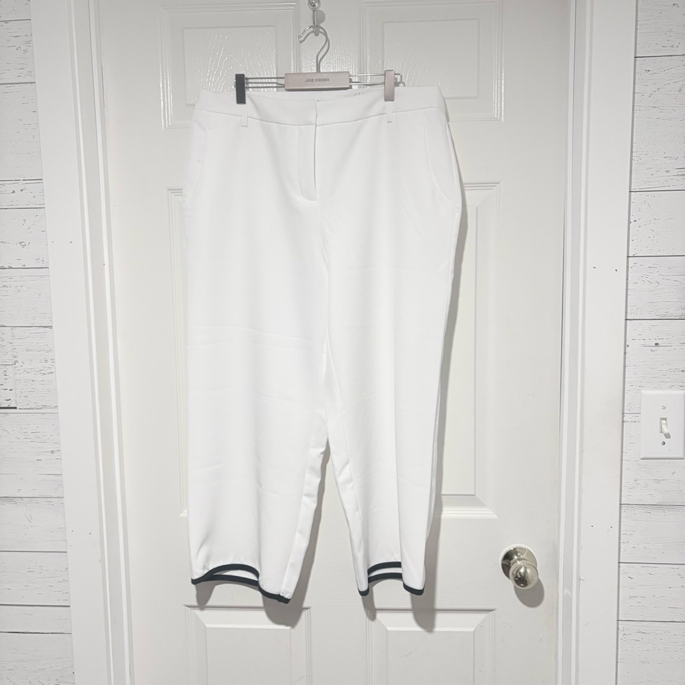 New with tags white capris